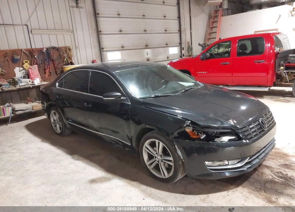 2014 VOLKSWAGEN PASSAT 2.0L TDI SE VIN: 1VWBN7A35EC040542