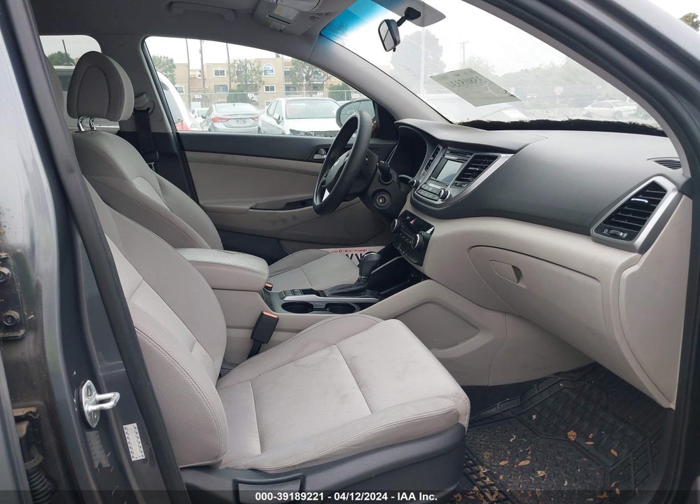2016 HYUNDAI TUCSON SE VIN: KM8J23A48GU074315