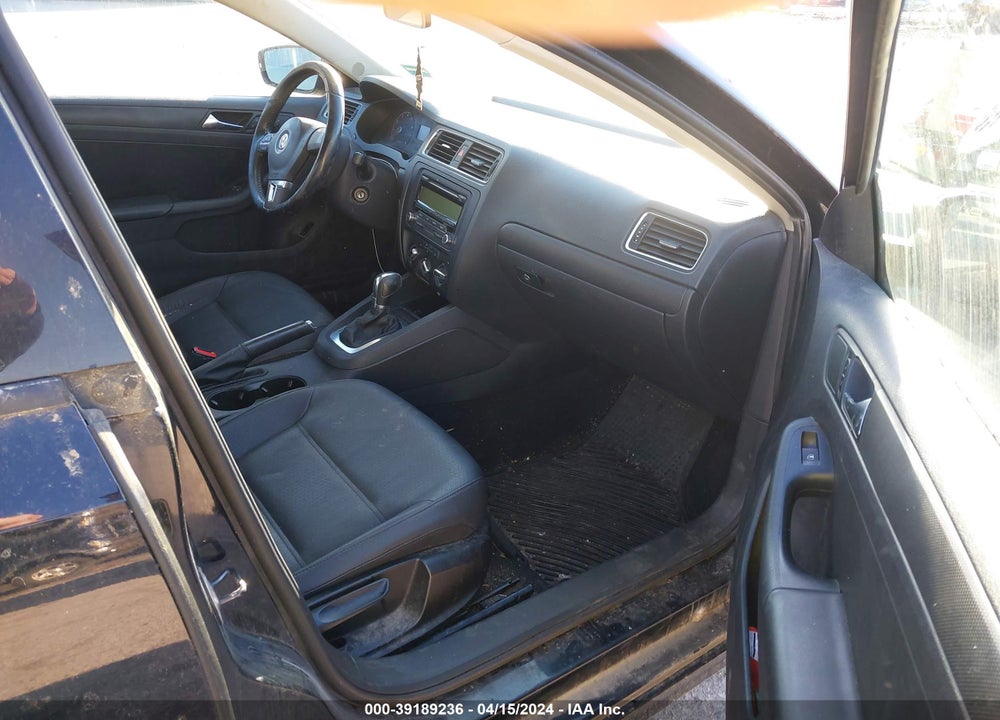 2011 VOLKSWAGEN JETTA 2.5L SE VIN: 3VWDZ7AJ7BM320579