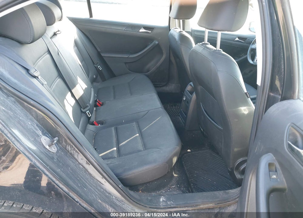 2011 VOLKSWAGEN JETTA 2.5L SE VIN: 3VWDZ7AJ7BM320579