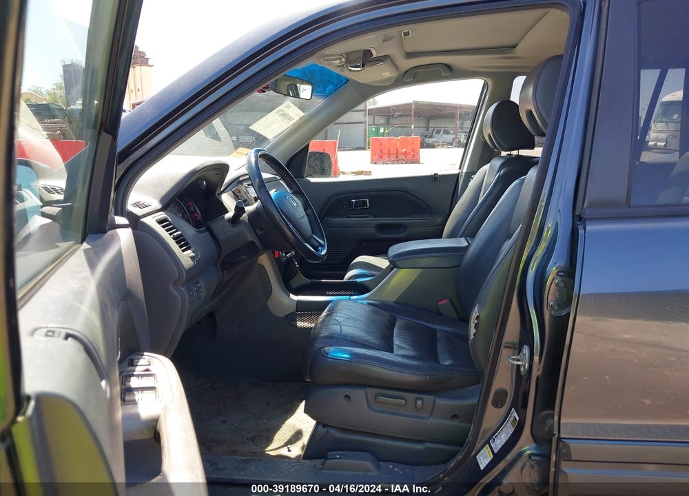 2006 HONDA PILOT EX-L VIN: 5FNYF18566B012882