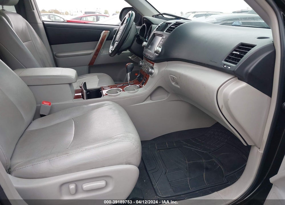 2011 TOYOTA HIGHLANDER LIMITED V6 VIN: 5TDYK3EH8BS049038