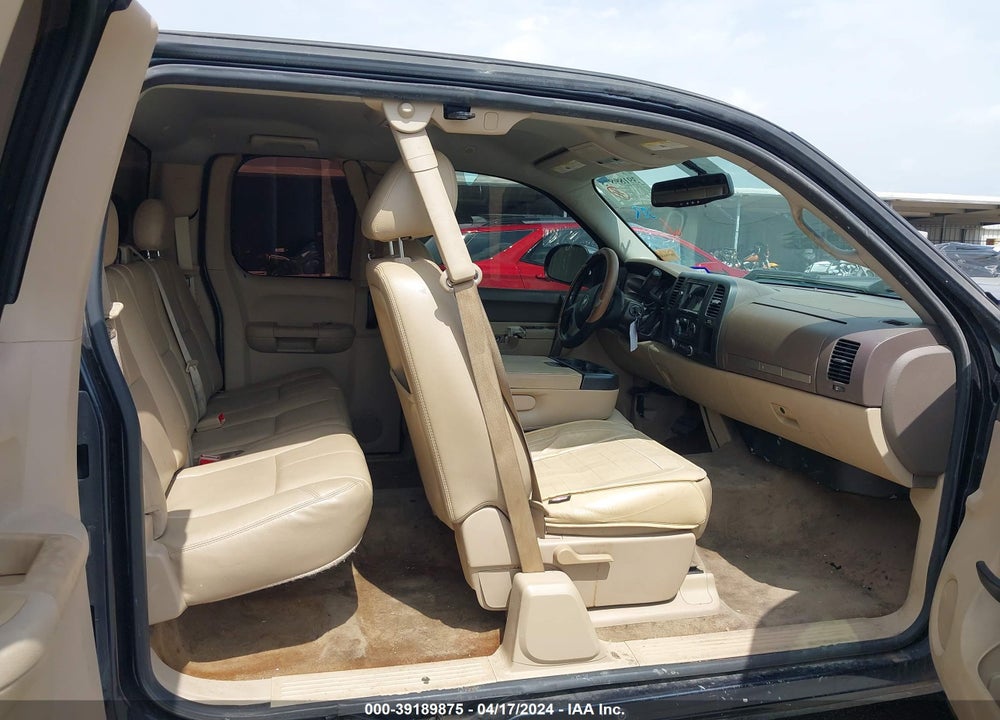 2013 CHEVROLET SILVERADO 1500 LT VIN: 1GCRCSE03DZ218129
