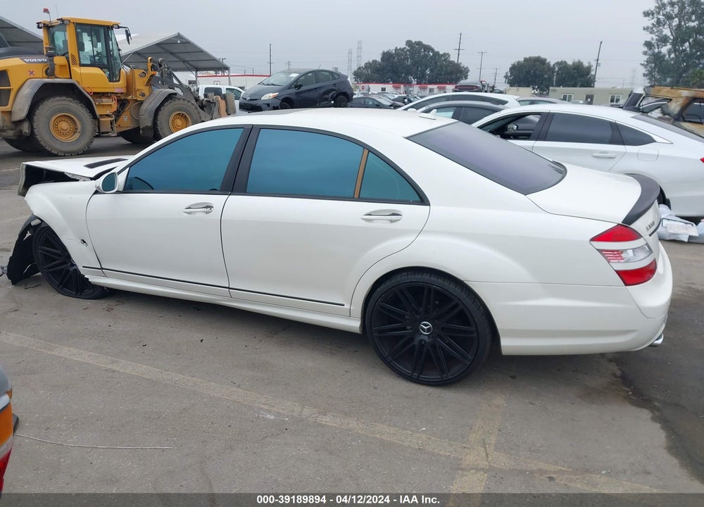 2009 MERCEDES-BENZ S 550 VIN: WDDNG71X29A257129