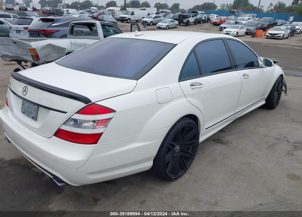 2009 MERCEDES-BENZ S 550 VIN: WDDNG71X29A257129
