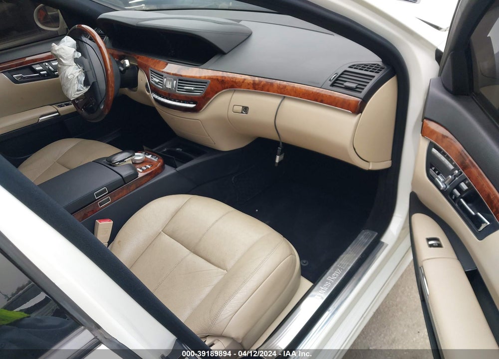 2009 MERCEDES-BENZ S 550 VIN: WDDNG71X29A257129