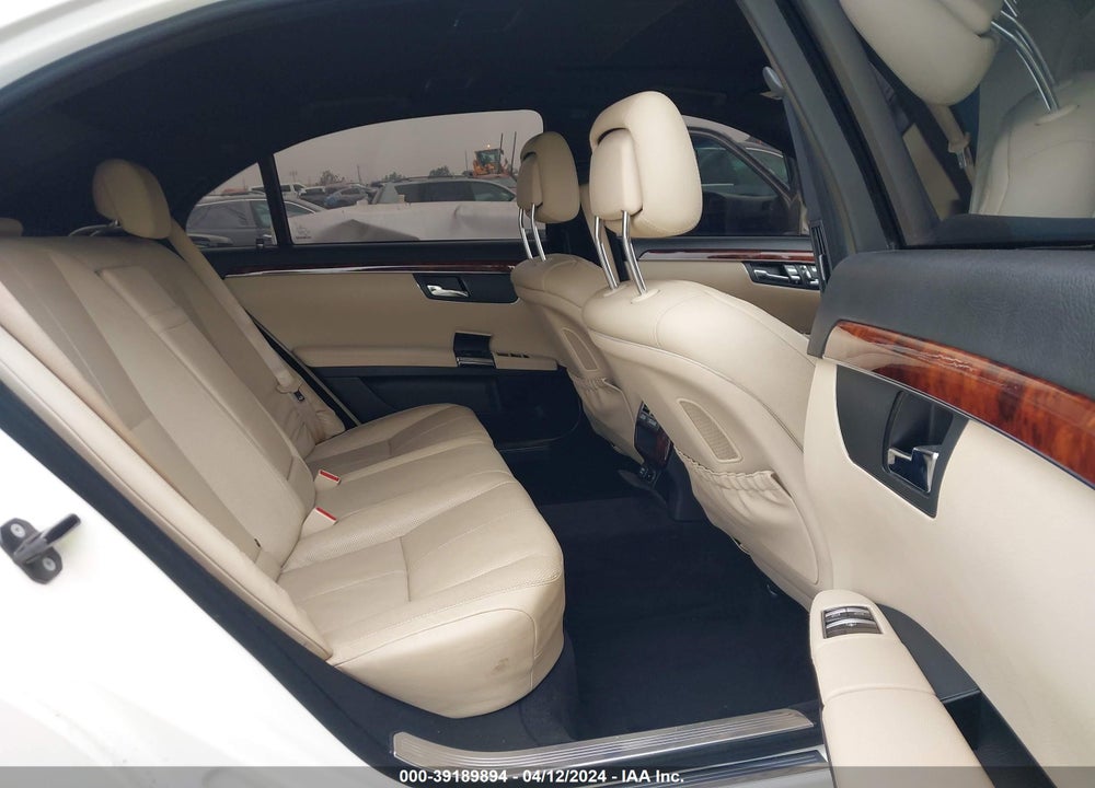 2009 MERCEDES-BENZ S 550 VIN: WDDNG71X29A257129