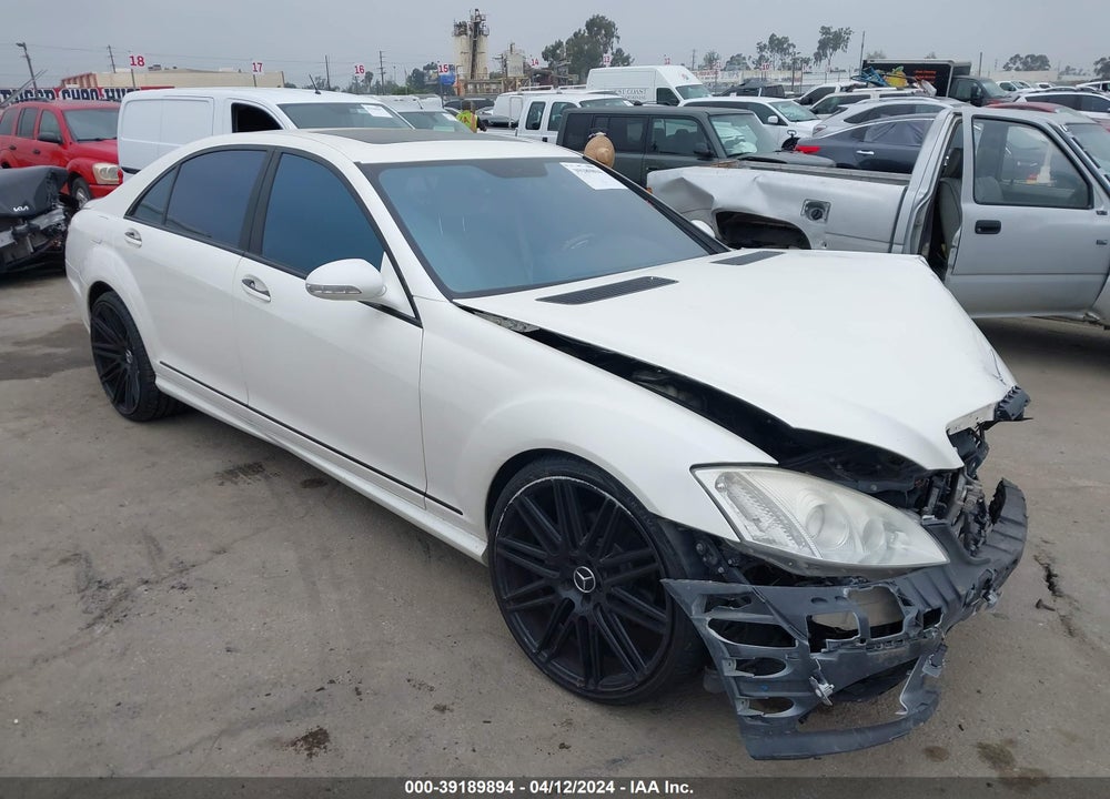 2009 MERCEDES-BENZ S 550 VIN: WDDNG71X29A257129