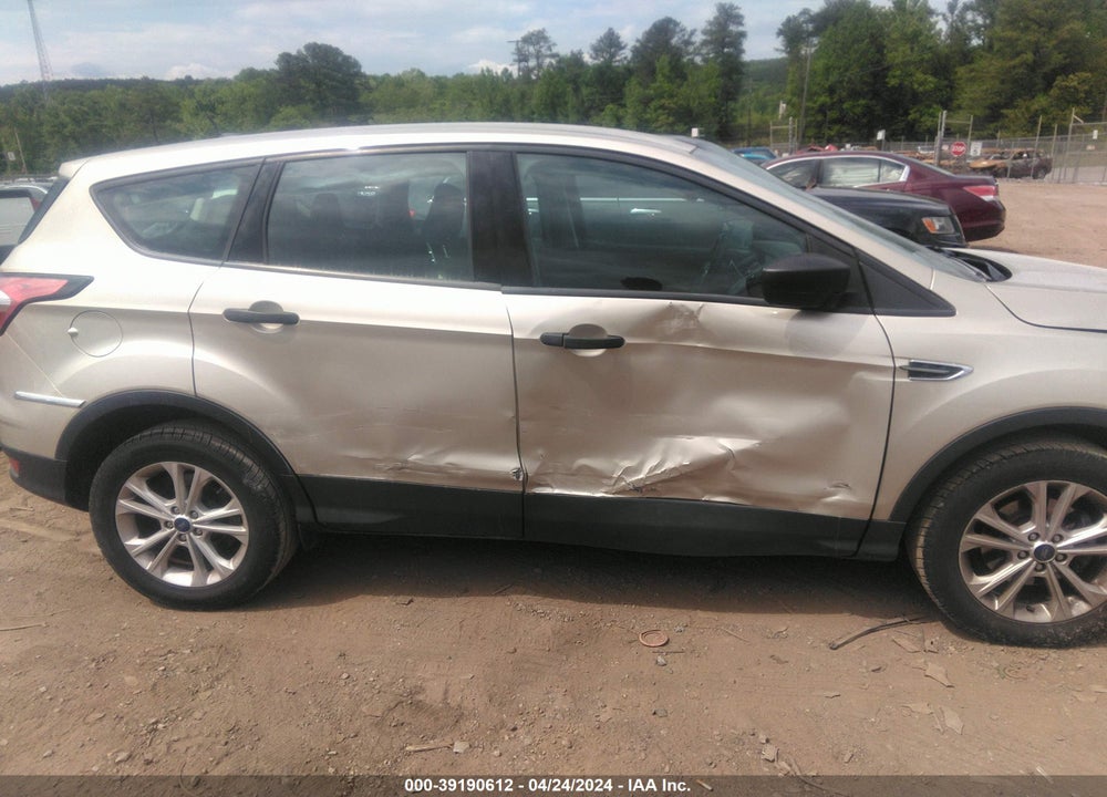2018 FORD ESCAPE VIN: 1FMCU0F70JUC24204