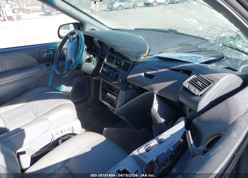 2000 TOYOTA SIENNA XLE VIN: 4T3ZF13C4YU252634