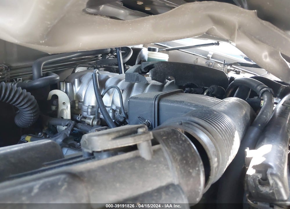 2004 TOYOTA TUNDRA SR5 V8 VIN: 5TBRT341X4S452455