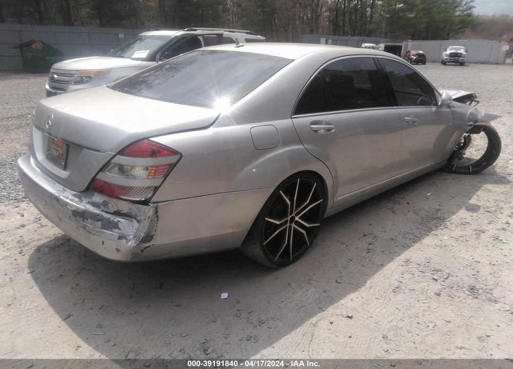 2007 MERCEDES-BENZ S 550 VIN: WDDNG71X57A057956