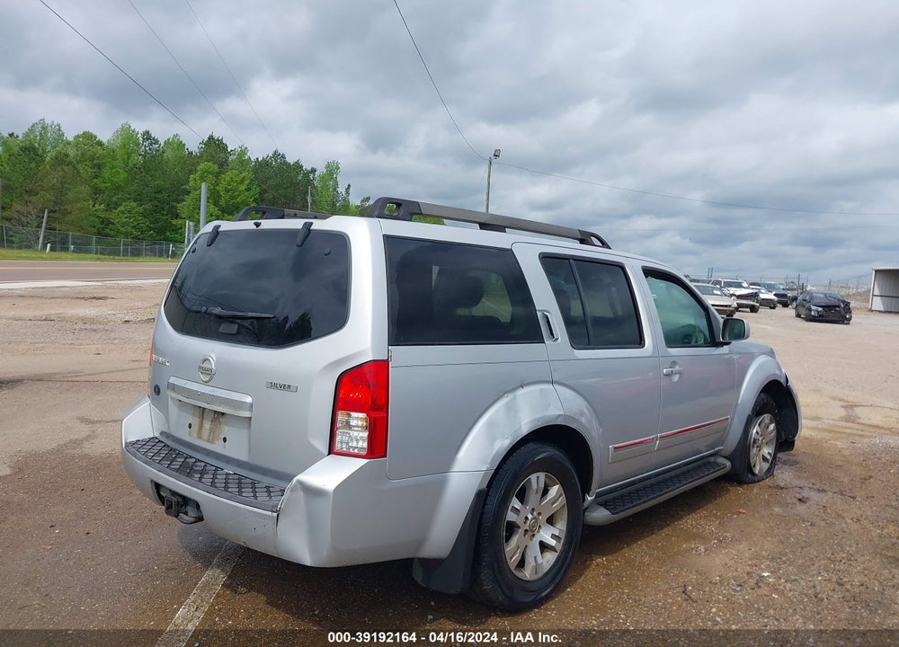 2011 NISSAN PATHFINDER SILVER VIN: 5N1AR1NN5BC626127