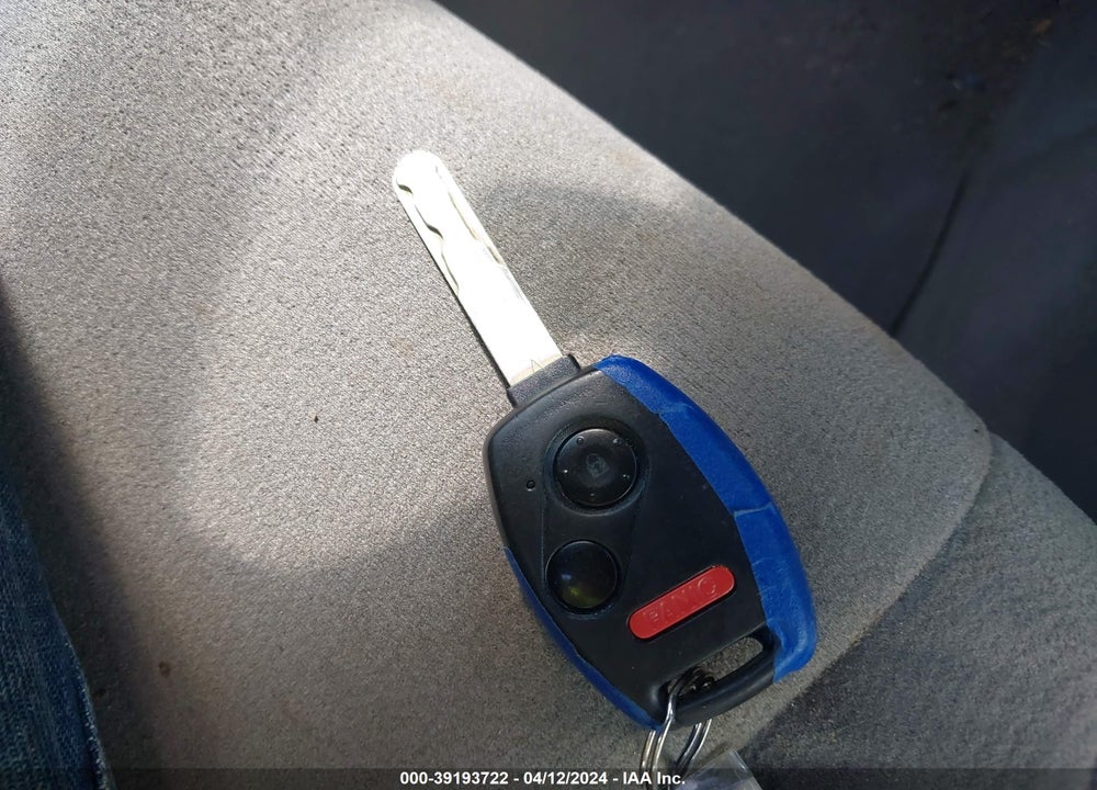 2008 HONDA CIVIC LX VIN: 1HGFA16528L112746