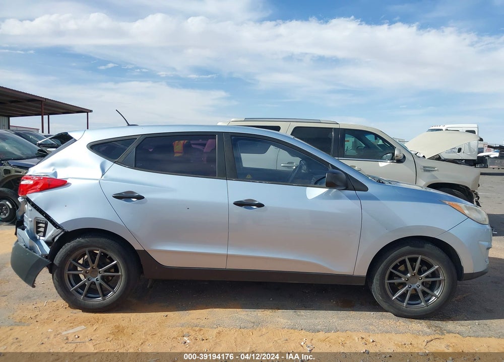 2010 HYUNDAI TUCSON GLS VIN: KM8JT3ACXAU064400