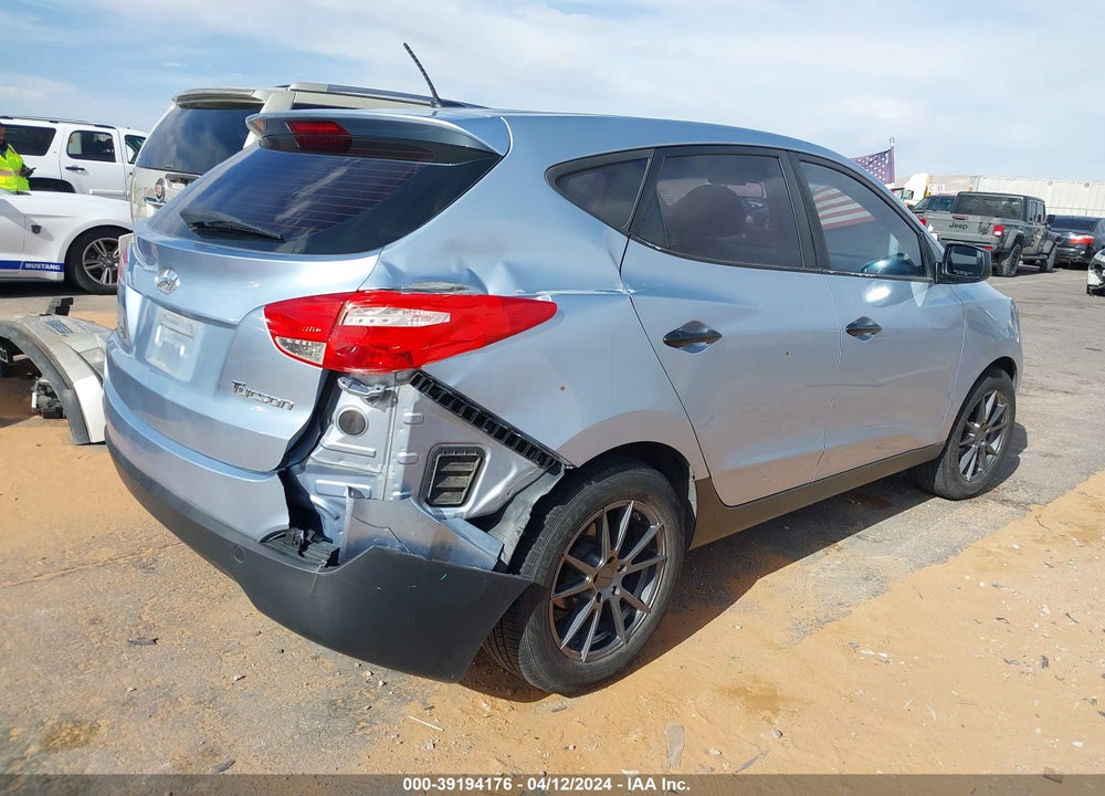 2010 HYUNDAI TUCSON GLS VIN: KM8JT3ACXAU064400