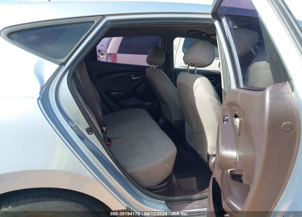 2010 HYUNDAI TUCSON GLS VIN: KM8JT3ACXAU064400