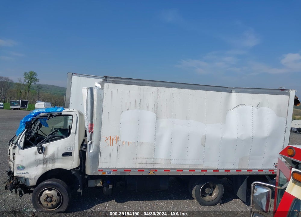 2017 HINO XJC720/XFC720 VIN: JHHRDM2H1HK004383