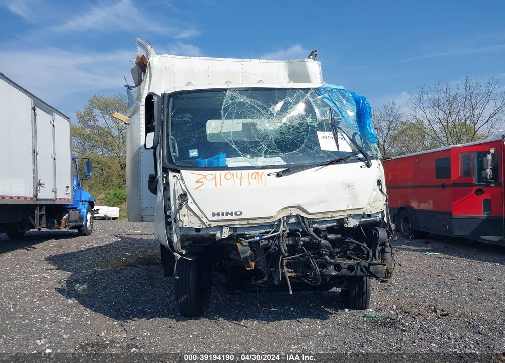 2017 HINO XJC720/XFC720 VIN: JHHRDM2H1HK004383