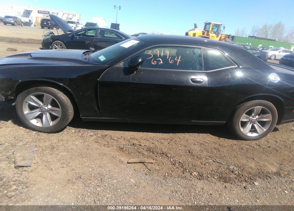 2018 DODGE CHALLENGER SXT VIN: 2C3CDZAGXJH242295