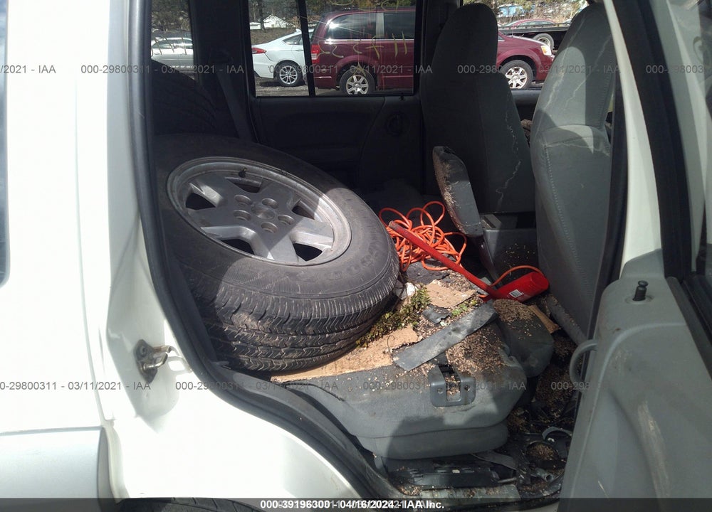 2006 LIBERTY JEEP  SPORT VIN: 1J4GL48K96W117532