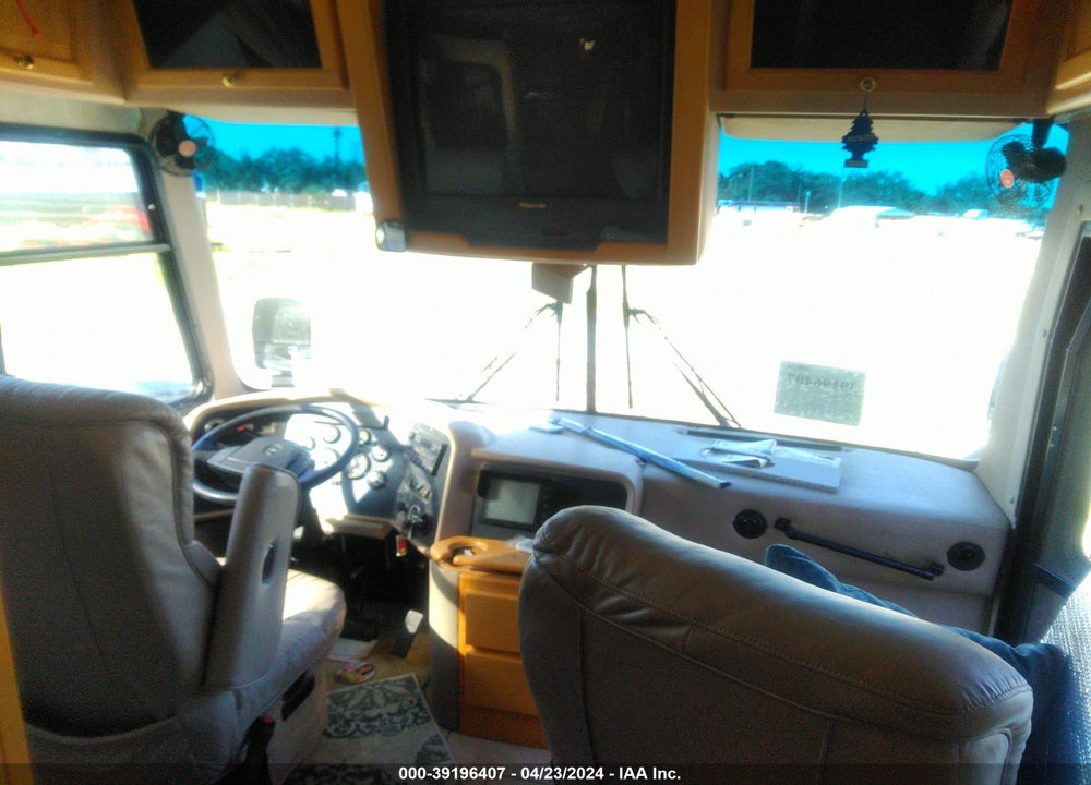 2003 FREIGHTLINER CHASSIS X LINE MOTOR HOME VIN: 4UZAAHAKX3CM04857