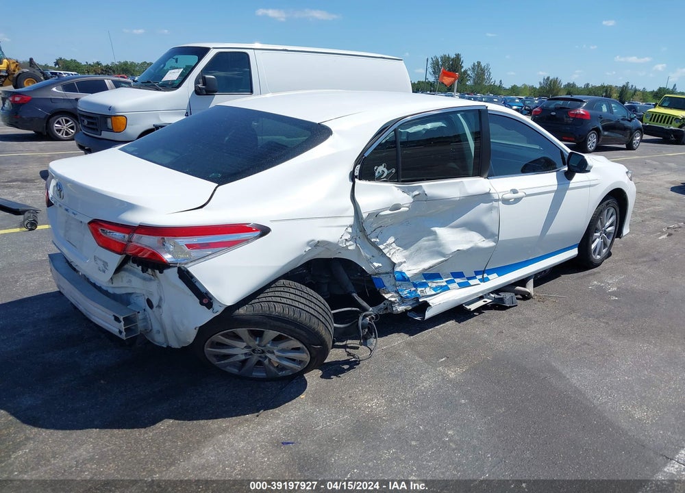 2018 TOYOTA CAMRY LE VIN: JTNB11HK0J3015272