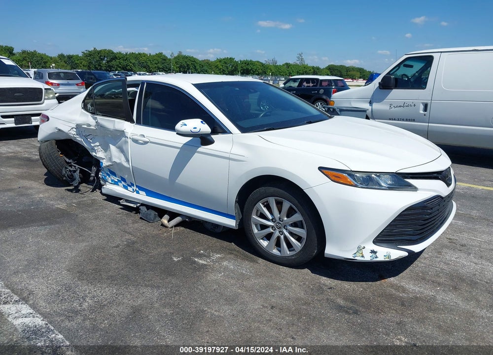 2018 TOYOTA CAMRY LE VIN: JTNB11HK0J3015272