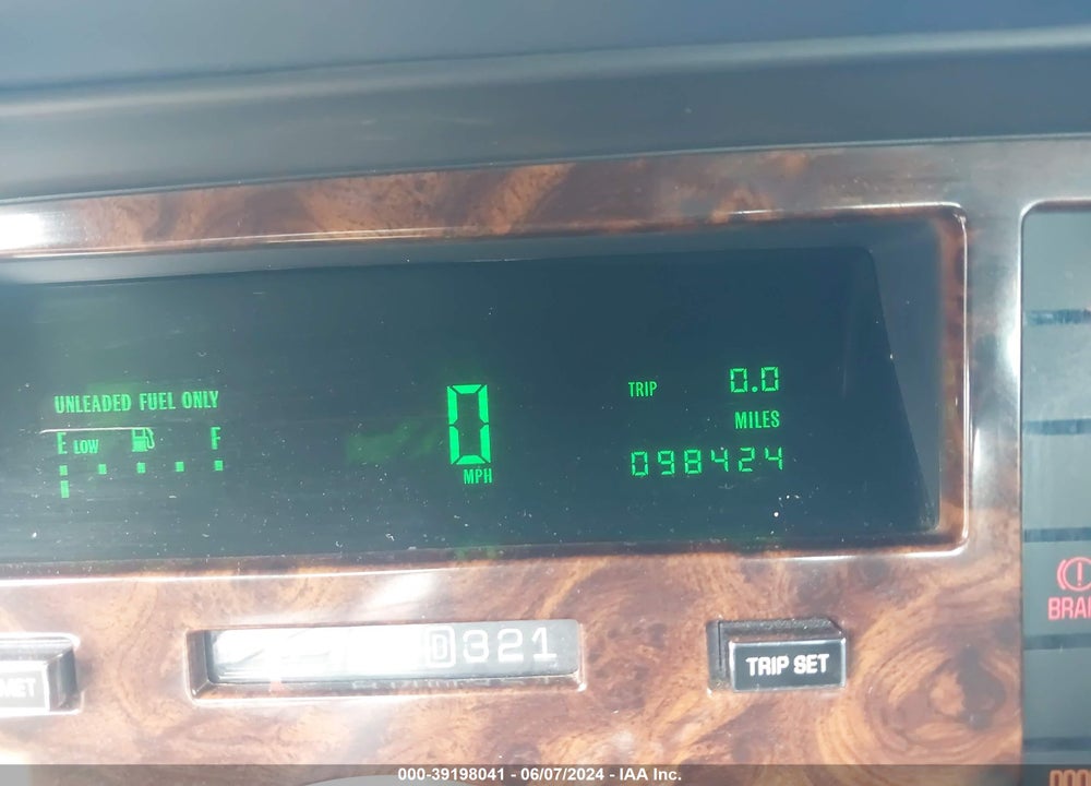 1996 FLEETWOOD CADILLAC  BROUGHAM VIN: 1G6DW52P0TR711840