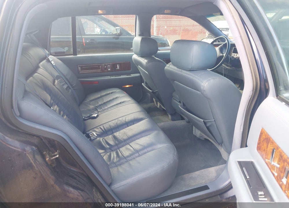 1996 FLEETWOOD CADILLAC  BROUGHAM VIN: 1G6DW52P0TR711840