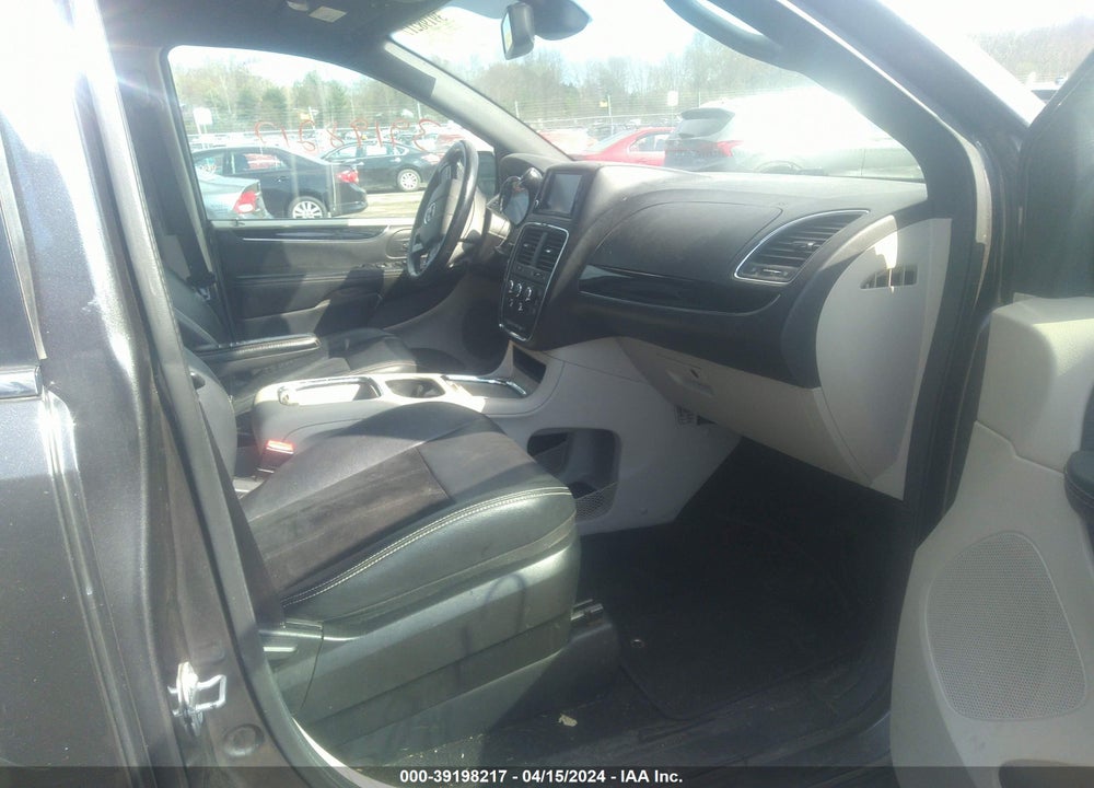 2018 DODGE GRAND CARAVAN SXT VIN: 2C4RDGCG1JR264297