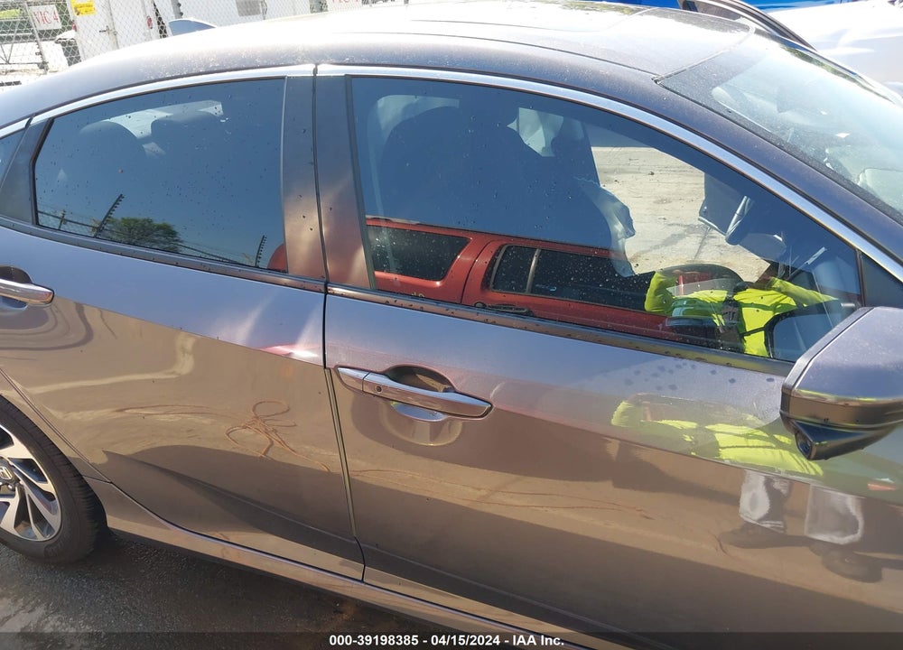 2018 HONDA CIVIC EX VIN: 2HGFC2F73JH592381