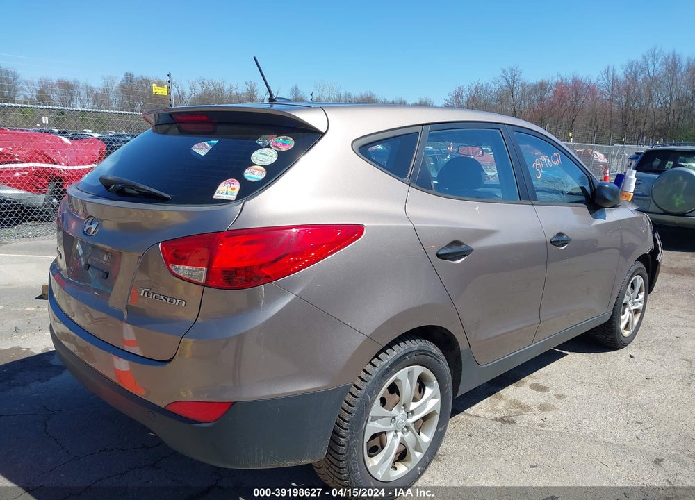 2010 HYUNDAI TUCSON GLS VIN: KM8JT3AC3AU043906