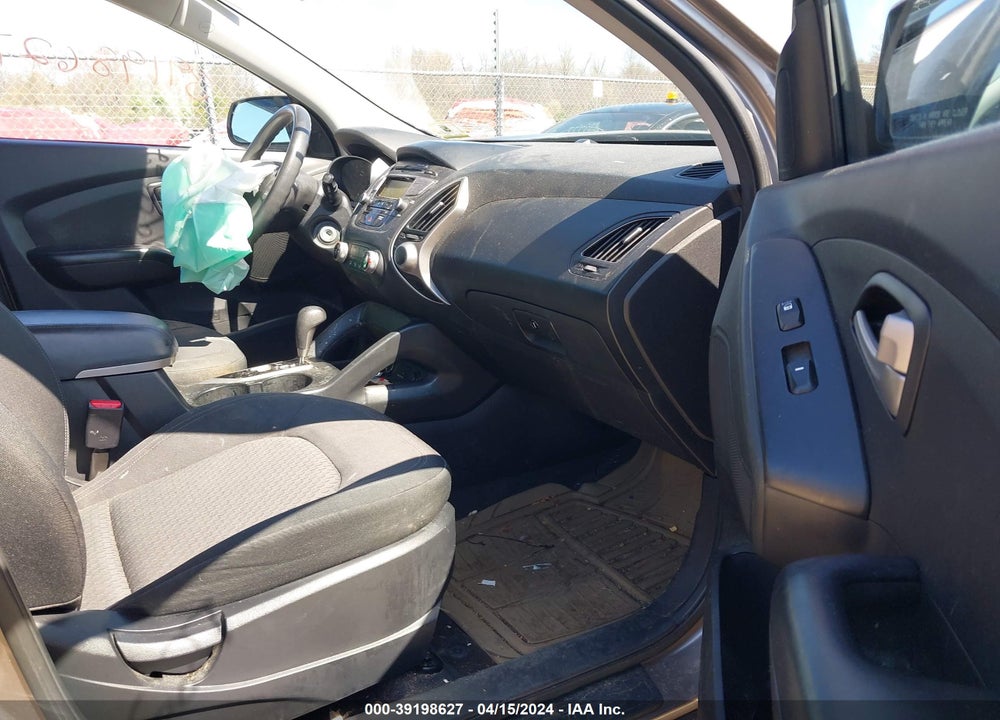2010 HYUNDAI TUCSON GLS VIN: KM8JT3AC3AU043906