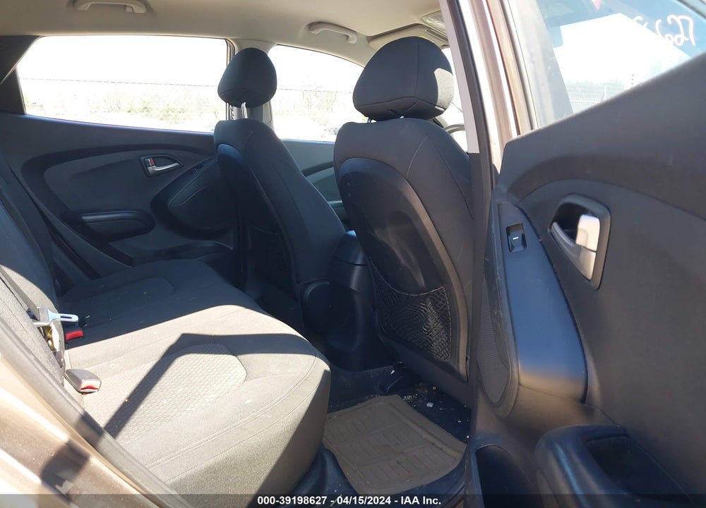 2010 HYUNDAI TUCSON GLS VIN: KM8JT3AC3AU043906