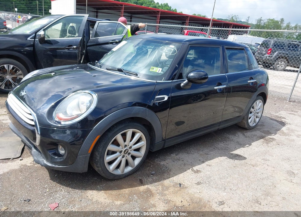 2015 MINI HARDTOP COOPER VIN: WMWXS5C57FT829973