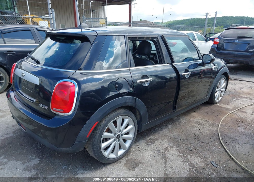 2015 MINI HARDTOP COOPER VIN: WMWXS5C57FT829973
