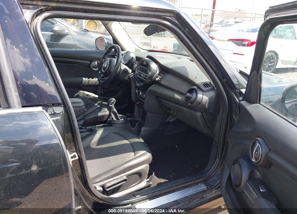 2015 MINI HARDTOP COOPER VIN: WMWXS5C57FT829973