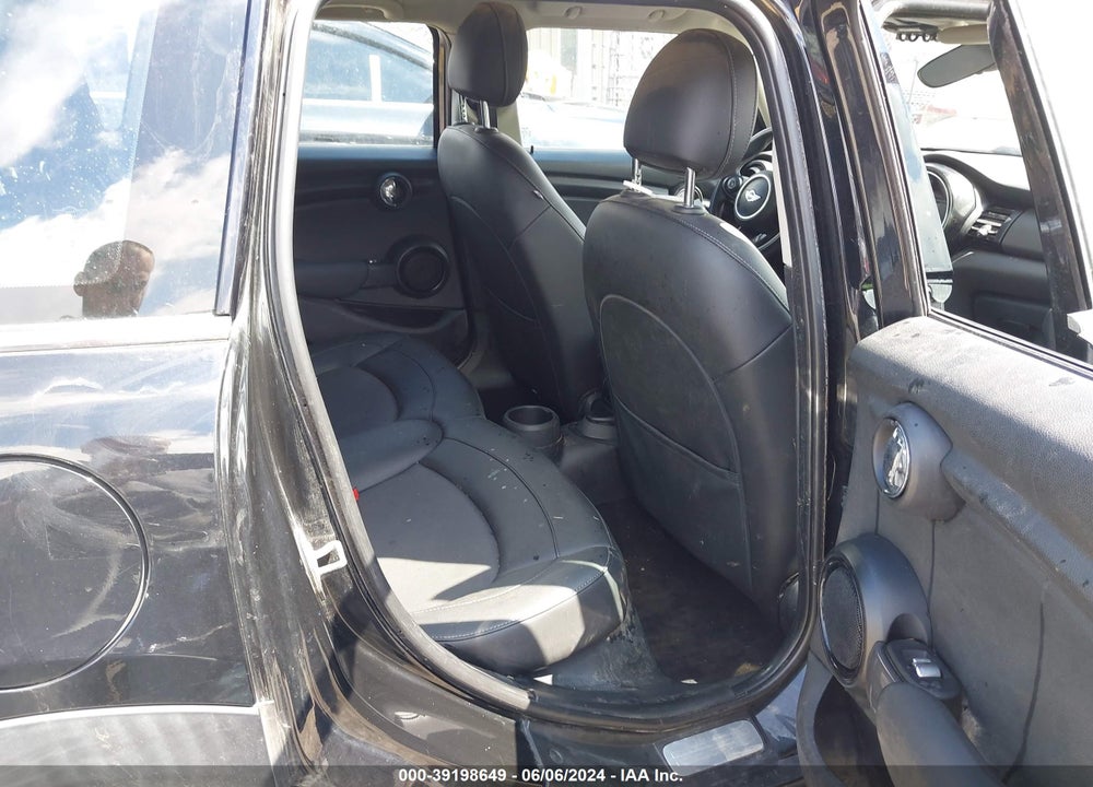 2015 MINI HARDTOP COOPER VIN: WMWXS5C57FT829973