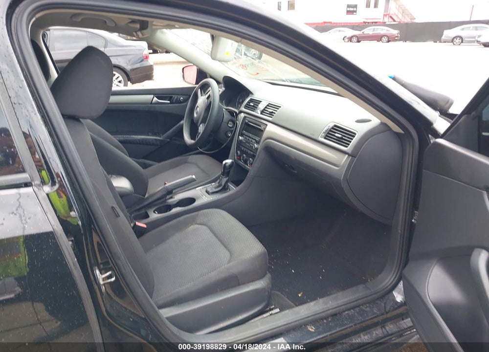 2013 VOLKSWAGEN PASSAT 2.5L S VIN: 1VWAP7A39DC005135