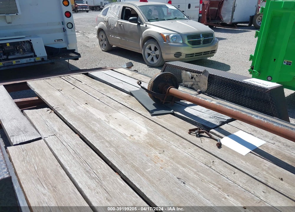 2018 FLATBED FLAT BED VIN: 1F9BC202XHS368234