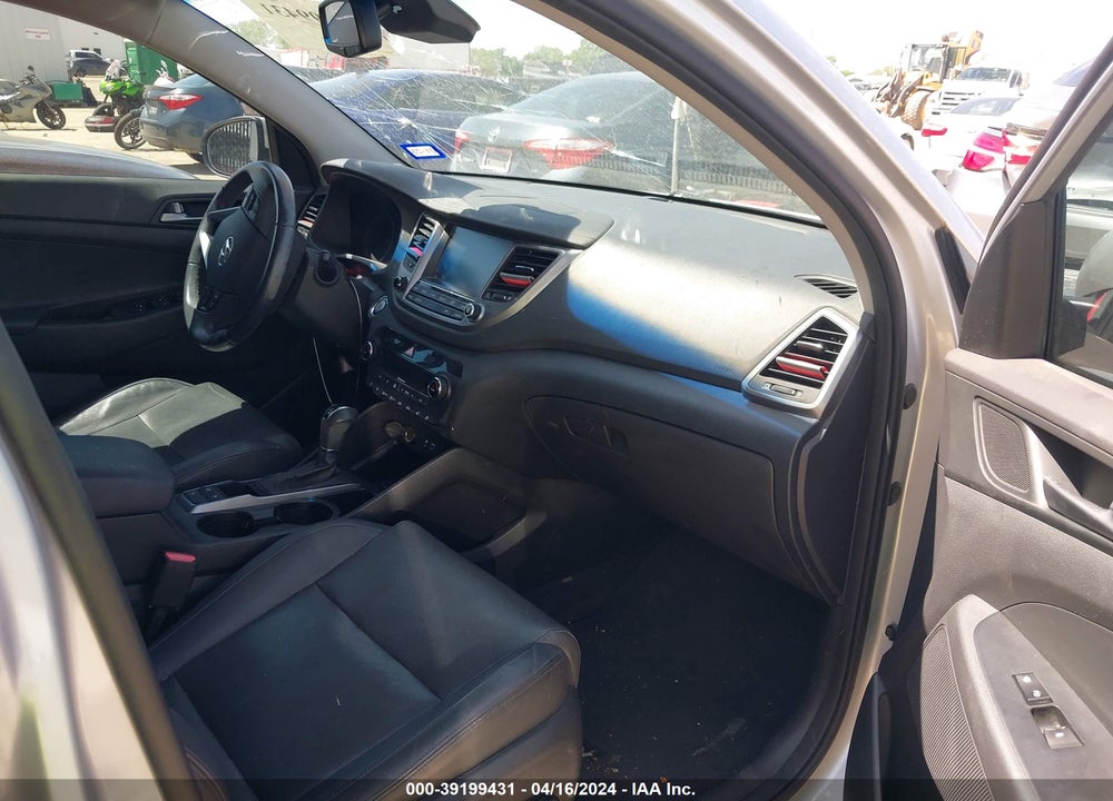 2016 HYUNDAI TUCSON LIMITED VIN: KM8J33A20GU223943