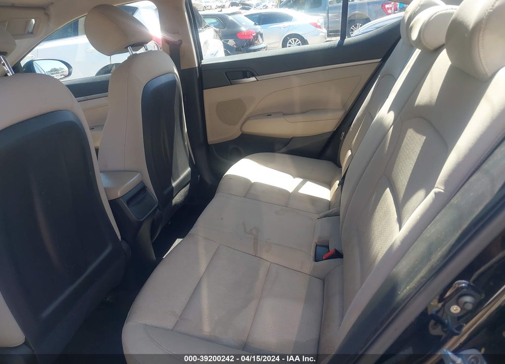 2017 HYUNDAI ELANTRA SE VIN: KMHD74LF8HU125218