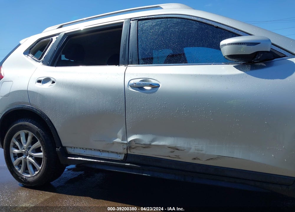 2019 NISSAN ROGUE SV VIN: 5N1AT2MT5KC768517