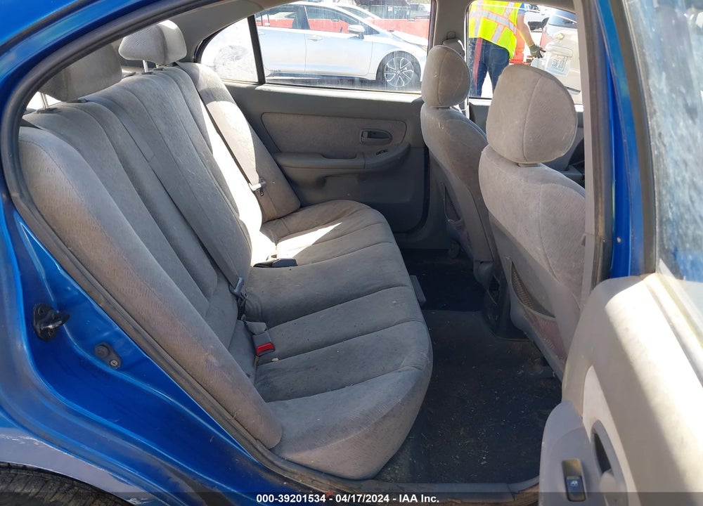 2004 HYUNDAI ELANTRA GLS/GT VIN: KMHDN46D24U887969