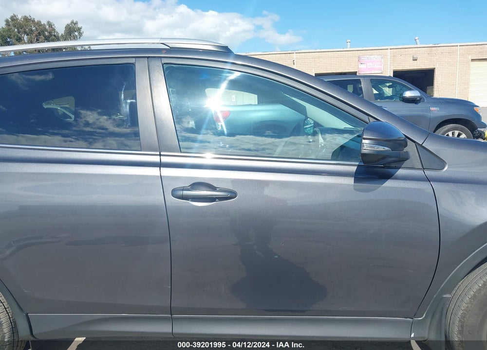 2015 TOYOTA RAV4 XLE VIN: 2T3RFREV7FW247549