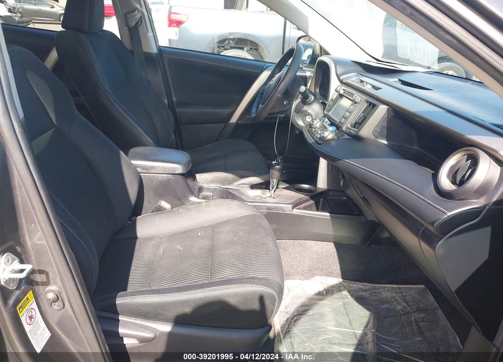2015 TOYOTA RAV4 XLE VIN: 2T3RFREV7FW247549