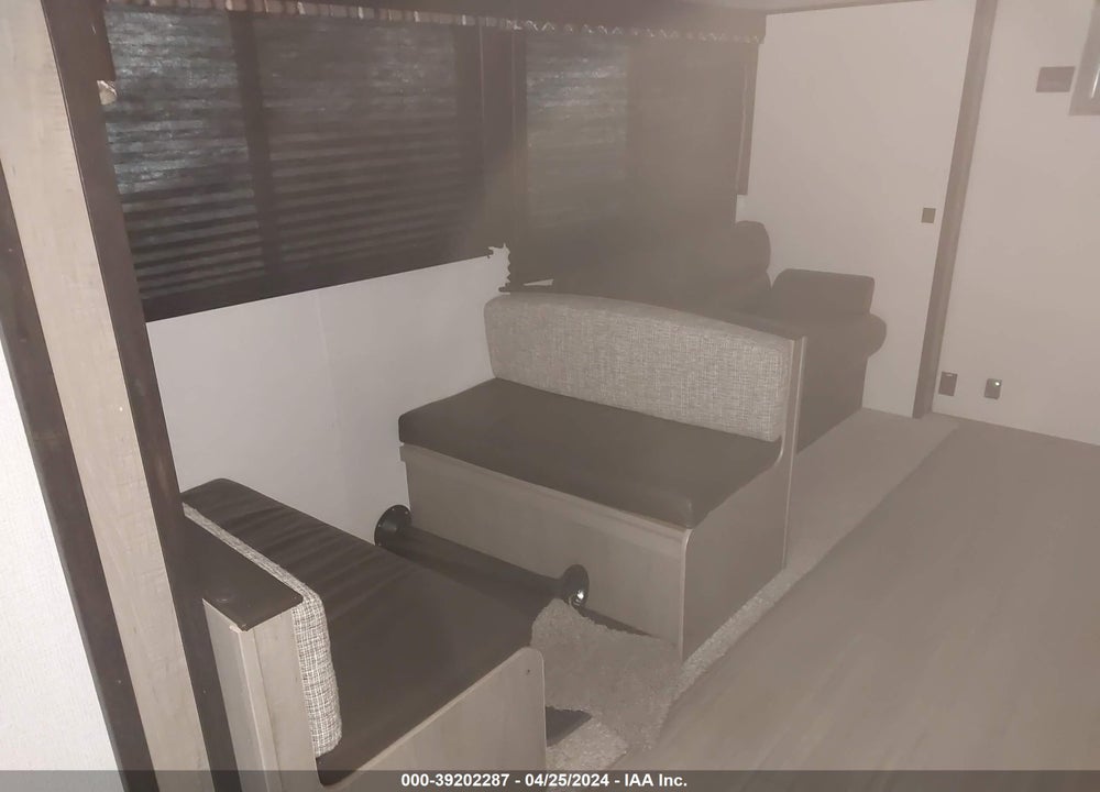 2020 KEYSTONE HIDEOUT LHS 338 LHS VIN: 4YDT3382XL7242878