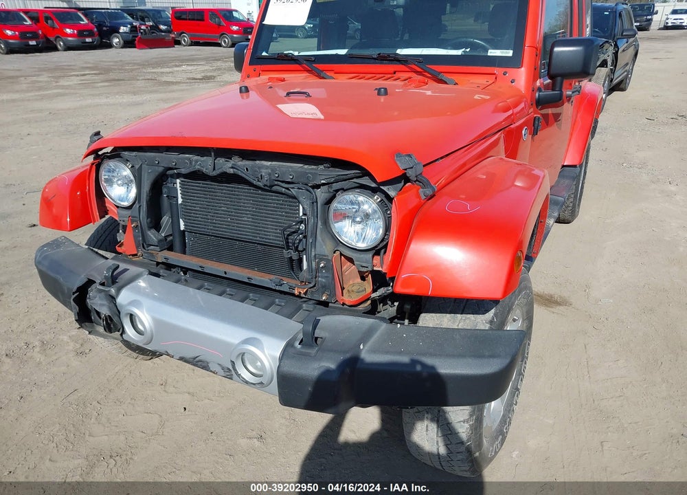 2015 JEEP WRANGLER UNLIMITED SAHARA VIN: 1C4BJWEG5FL671380