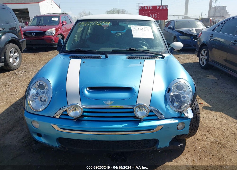 2005 MINI COOPER S VIN: WMWRE33575TL10893